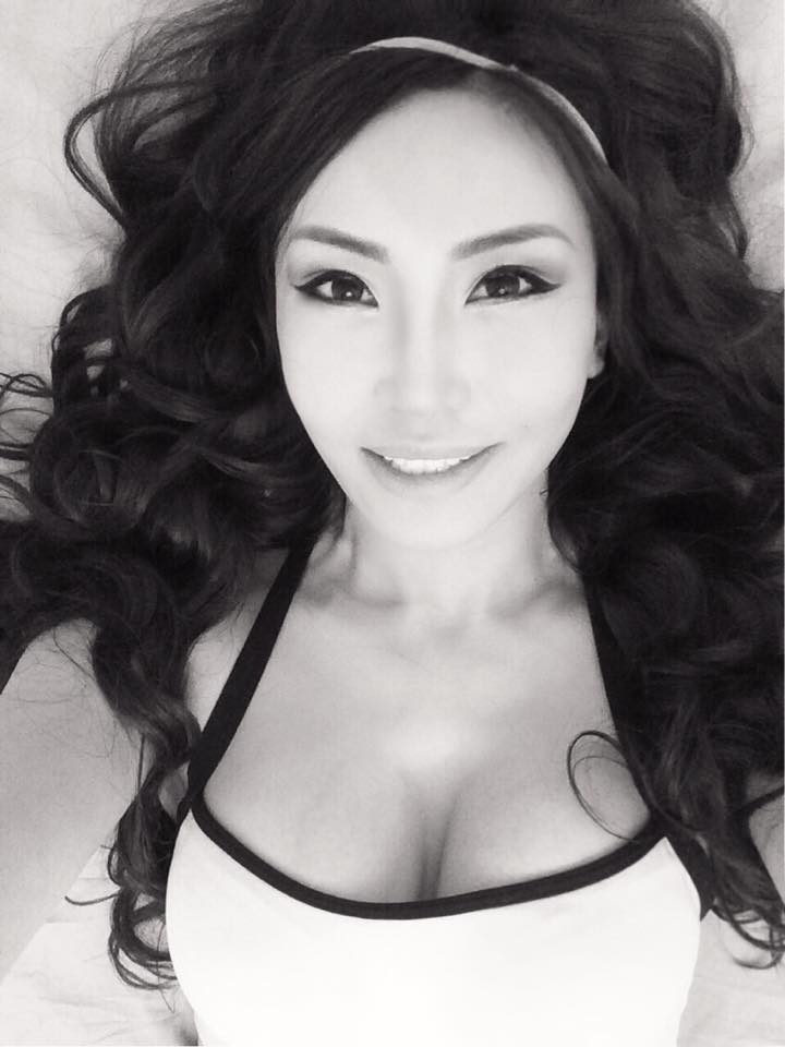 Хөөрхөн Ану охиноо амьдралд ойр энгийн хүн болгож өсгөхөөр бэлтгэж эхэлжээ